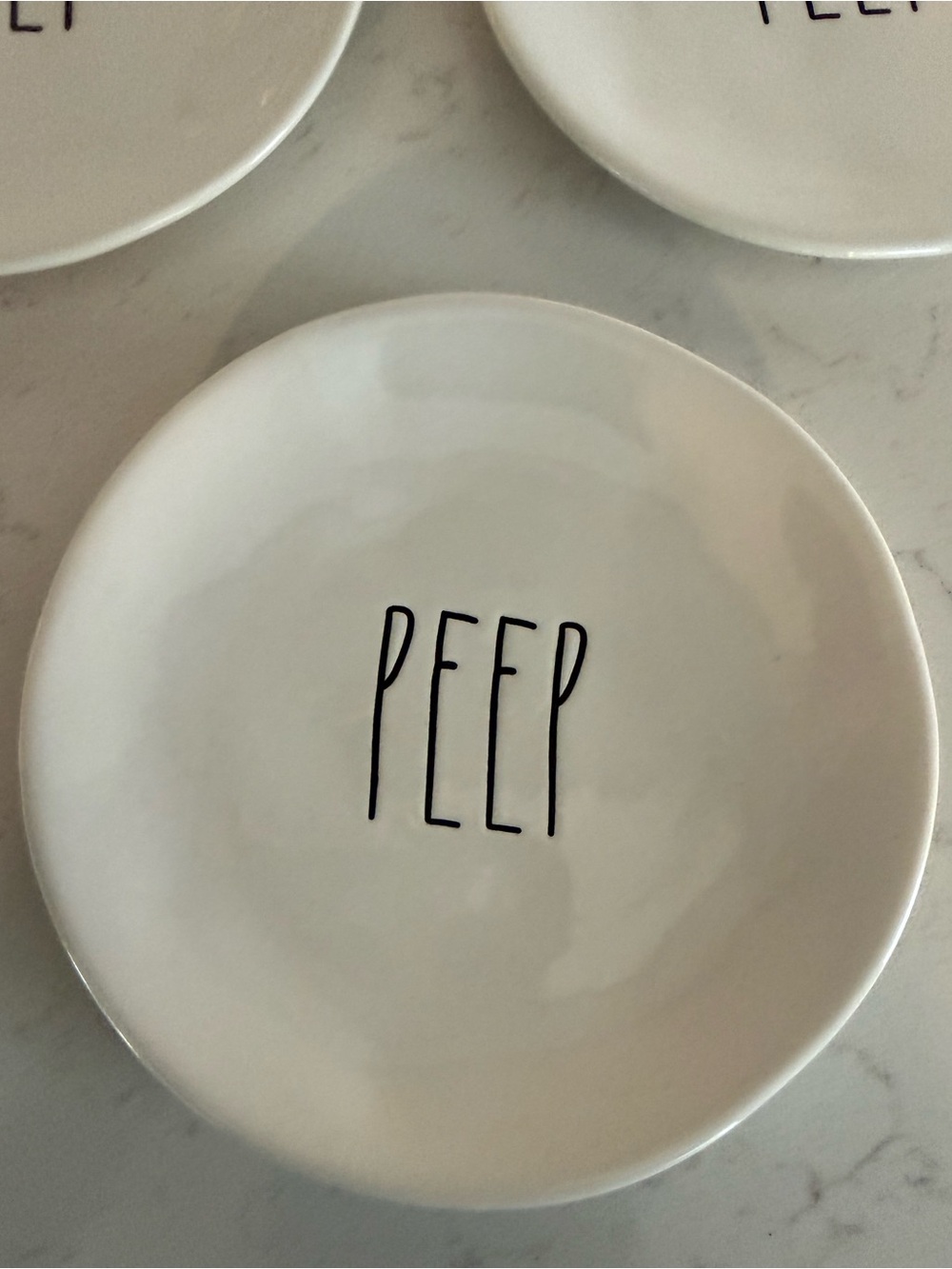 RAE DUNN - Set of 5 PEEP Plates - Picture 3 of 7